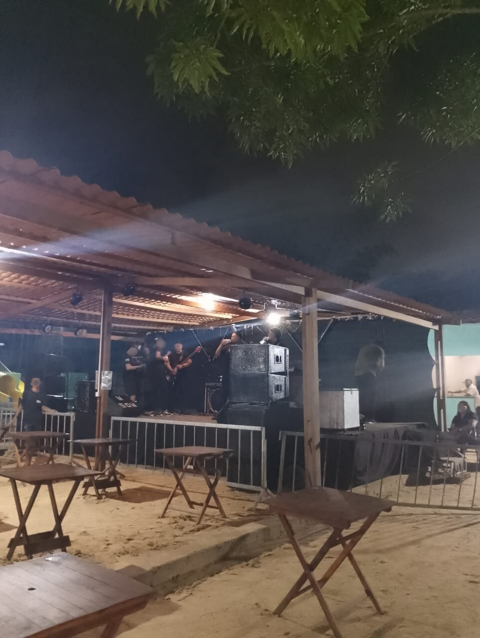 Ausência de ARTs de estrutura, elétrica e de materiais de acabamento.