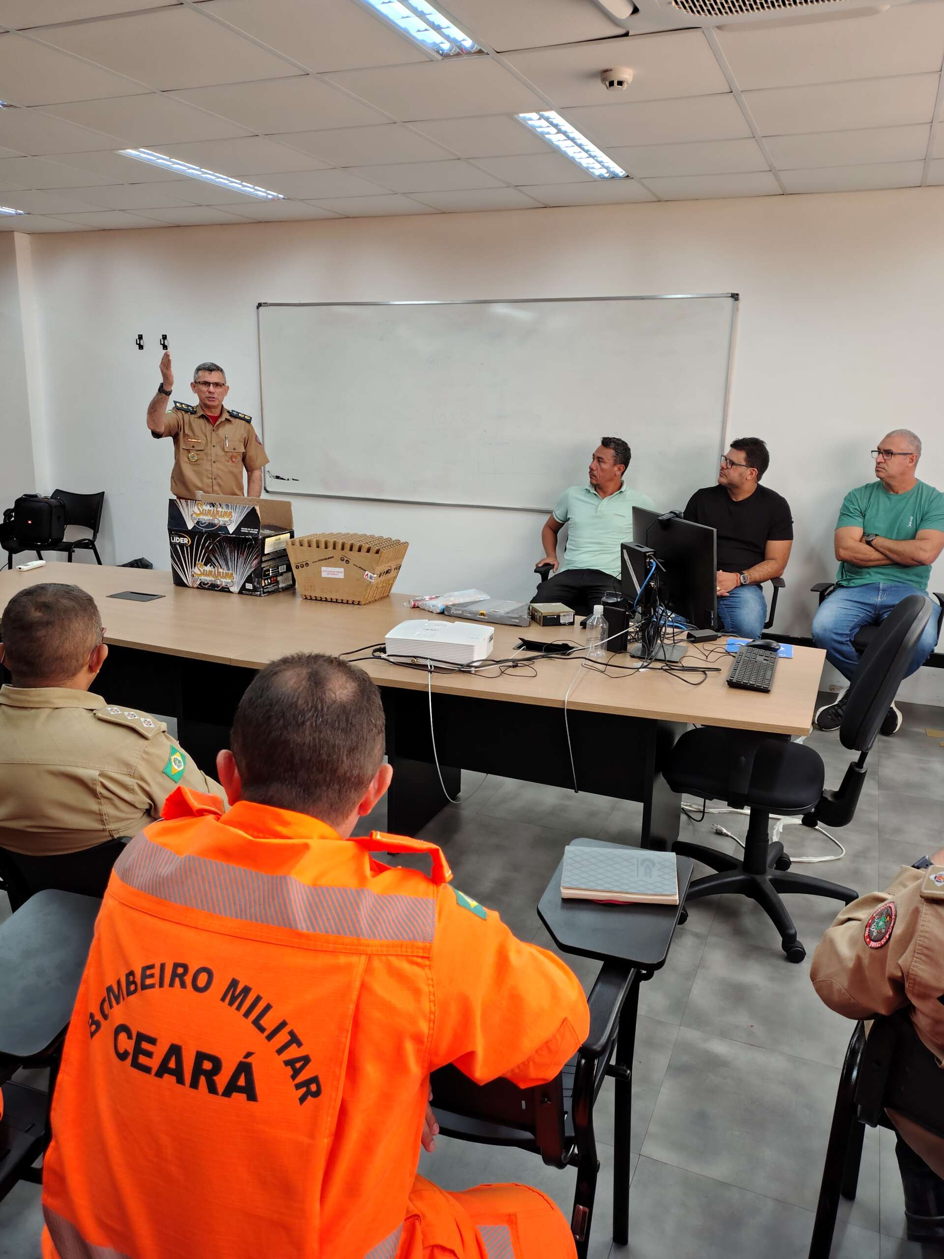 CEPI realiza expediente geral e capacitação em fogos de artifício