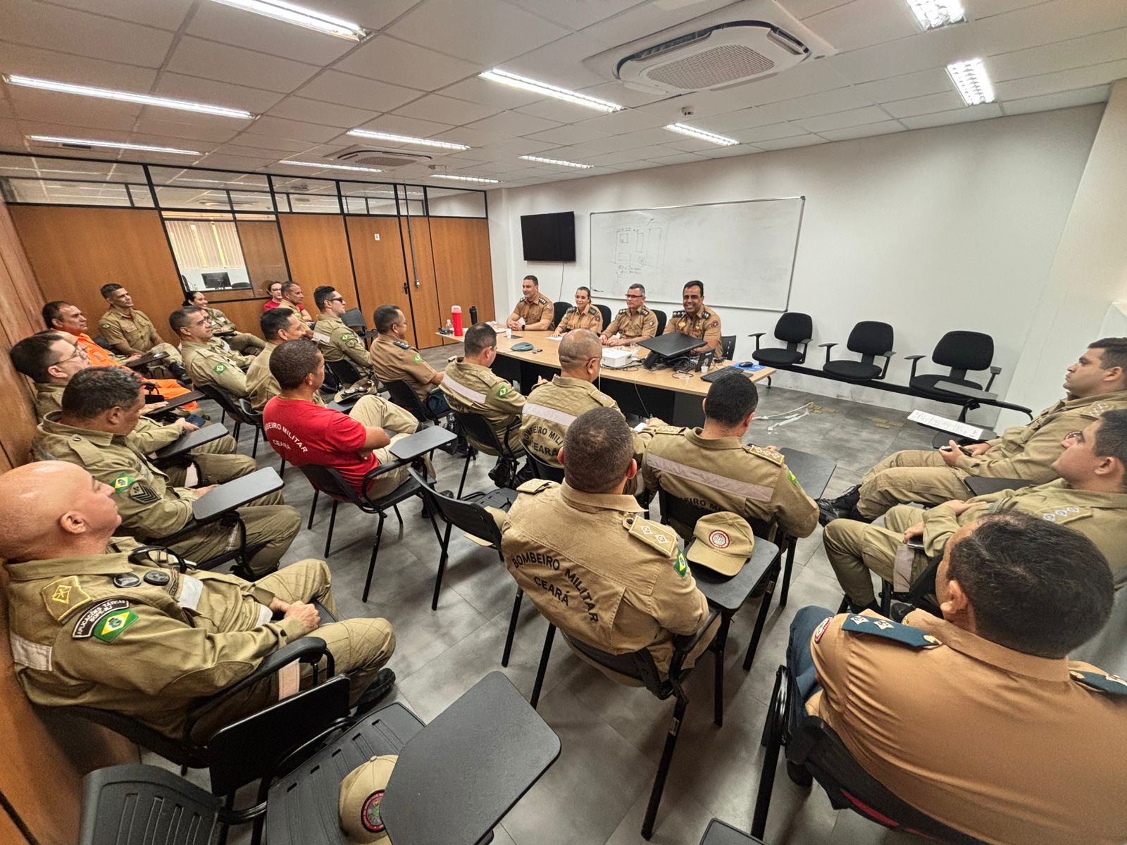 CBMCE realiza expediente de alinhamento sobre nova Portaria de Penalidades em Segurança Contra Incêndio