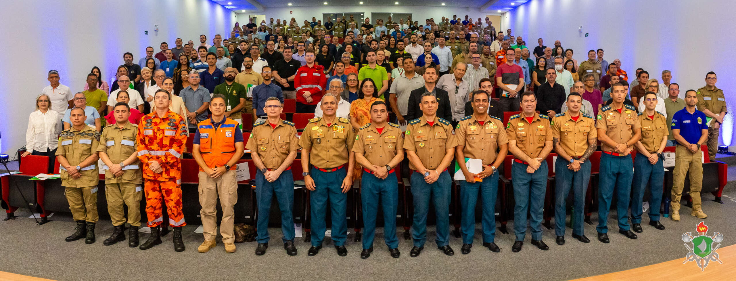 CBMCE realiza seminário sobre segurança contra incêndio em garagens com recarga de veículos elétricos